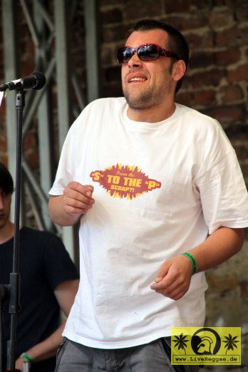 Cocoheadnuts (D) 17. This Is Ska Festival - Wasserburg, Rosslau 21. Juni 2013 (13).JPG